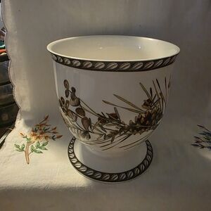Retired Vintage Beautiful Lenox ©️ "Say It With Silk" Etching Porcelain Vase